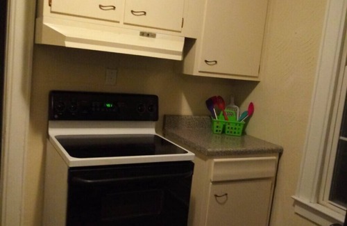 South Charleston House | King & 2 Queens 55” Smart TV cable Convenient