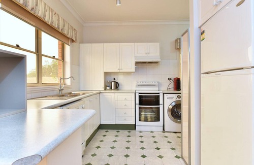 Pokolbin Apartment | King 3 - close proximity to Bimbadgen and Hope Estate concerts