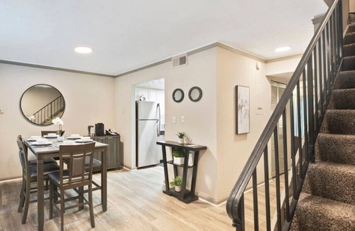 Smyrna Apartment | King Bed, 5 min walk Truist Park | The Battery