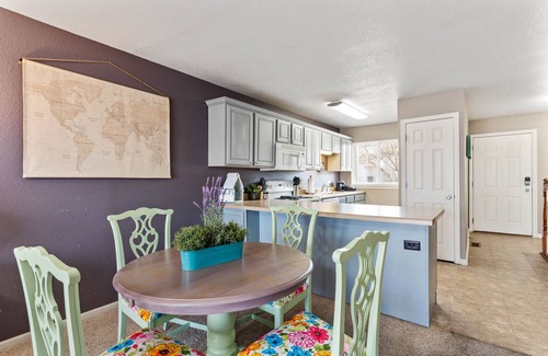 Manhattan House | King Bed, Garage, Scenic Deck KSMANE1213