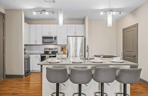 Florida Central Atlantic Coast Apartment | King Bed |Pets Welcome |Top Amenities, Near Parks