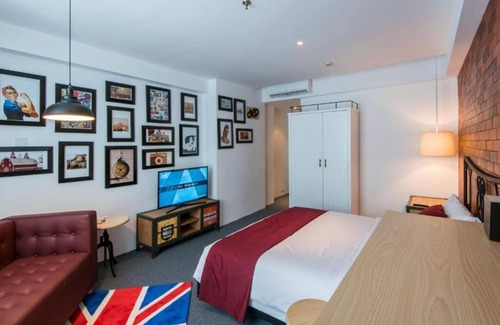 Kartika Plaza Hotel | King Bed Thematic Room in Kuta Area