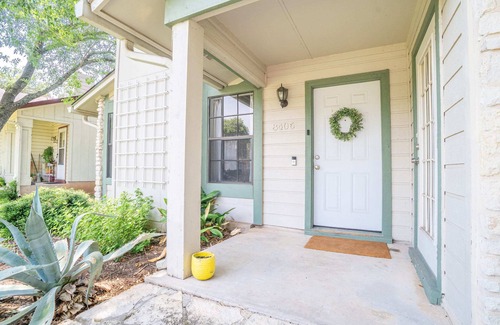 Maple Run House | King Beds, Free Parking, 4 br | Copano