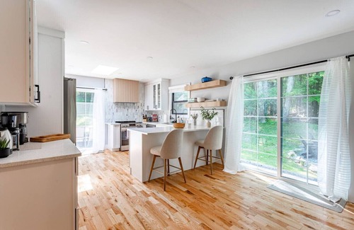 Saugerties Apartment | King Beds, Soaking Tub, WiFi, Firepit Fam Friendly