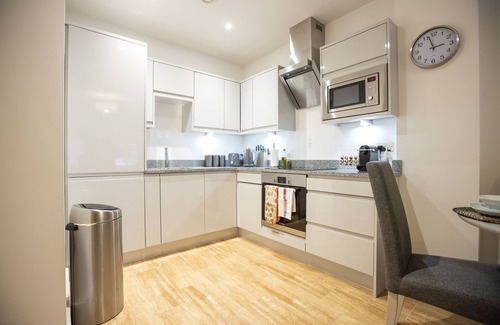 Windsor Apartment | King Edward No.2 - Beautiful apartment in Windsor with parking.