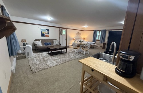 Lake Ariel House | KING LOFT/SUITE Rental- Luxurious Lakefront on Lake Wallenpaupack