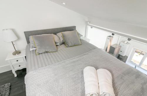Stevenage House | King Pin Corner