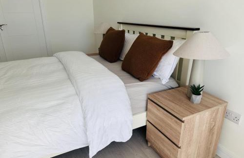 Dublin House | King Room with Ensuite in Dublin