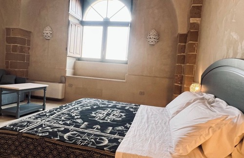 Felline Bed & Breakfast | King Room with Private Jacuzzi in Historic House - Borgo Don Ciccio