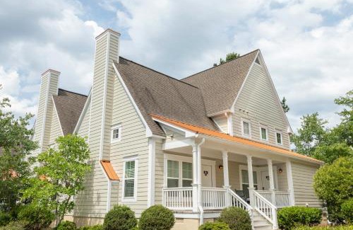 Lackey Hotel | King's Creek Resort by Spinnaker