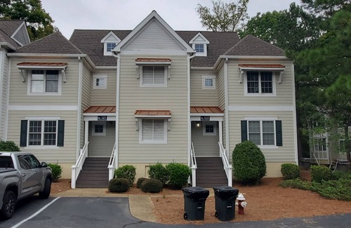 Lackey House | King's Creek Townhome 1: Sleeps 6. Welcoming, spacious, perfect location!
