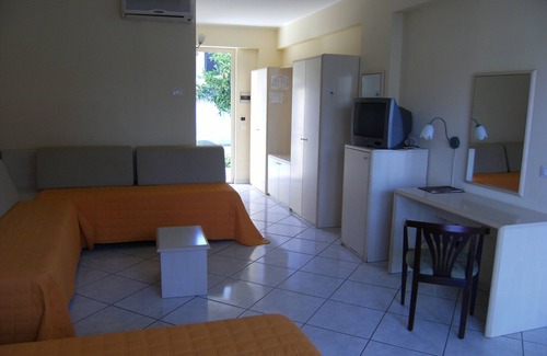 Fondachello Hotel | King's House Hotel Resort