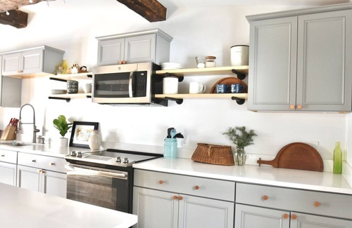 Topsham Apartment | King Size Bed - Hip Studio with Washer&Dryer on 1st FL 3min to downtwon