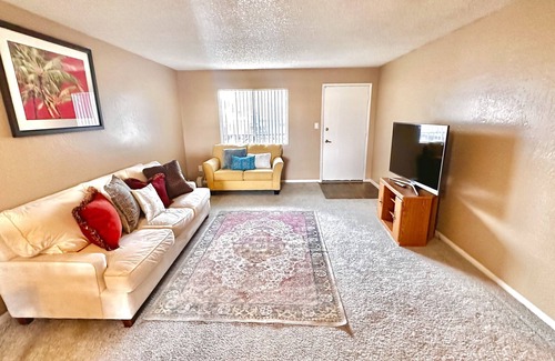 Camelback East Apartment | KING SIZE BED IN ALL BEDROOMS!