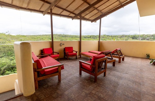 Puerto Ayora Apartment | KING-SIZE BED OR TWO TWIN BEDS SUITE ON SECOND FLOOR WITH CITY VIEW BALCONY