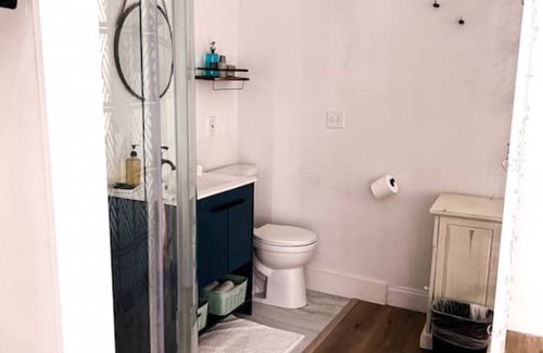 Lincolnville Hotel | King Studio in Boutique Hotel1, walk to downtown
