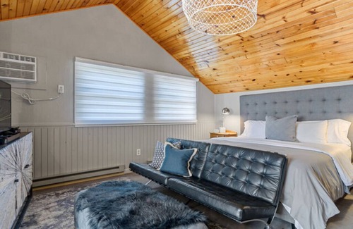 Rapid City Bed & Breakfast | King Suite 7 - Black Forest Inn Bed and Breakfast