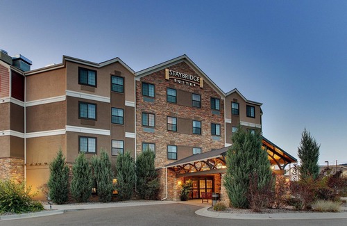 Grant Creek Apartment | King Suite. Free Breakfast. Pool & Hot Tub. Airport Shuttle. Near the University of Montana!