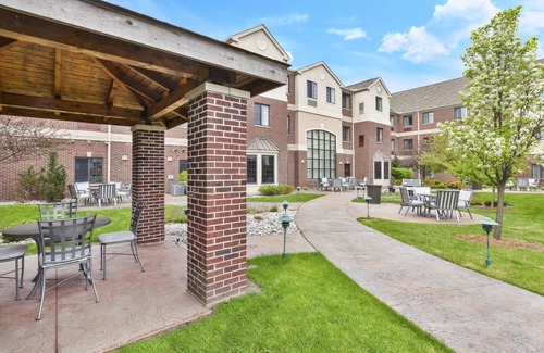 Okemos Condo | King Suite. Free Breakfast.