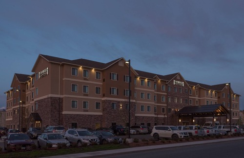 Midtown Anchorage Condo | King Suite | Free Daily Breakfast, Pool & Hot Tub Access