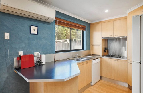 Black Head Apartment | Kingfisher a Charming 3-Bedroom Villa in Hallidays Point Perfect for Families