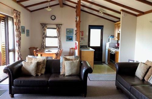 Osmington Mills Cabin | "Kingfisher Lodge" with Sea Views in a Peaceful Location