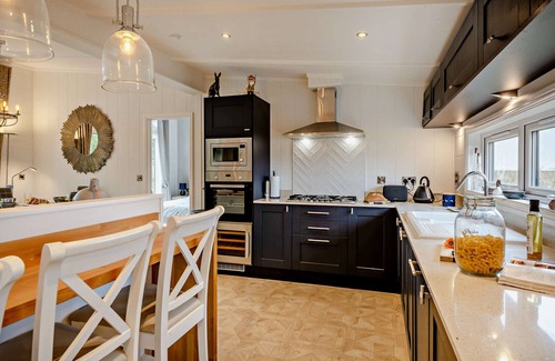 Welney House | Kingfisher Lodge - Three Bedroom House, Sleeps 4