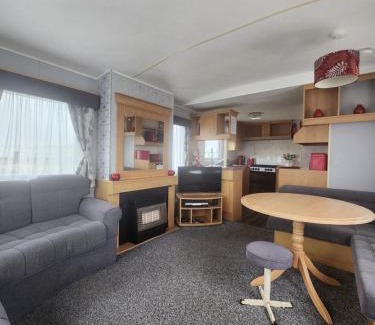 Ingoldmells Resort | Kingfisher OAK 1098 Dees Caravan Lettings