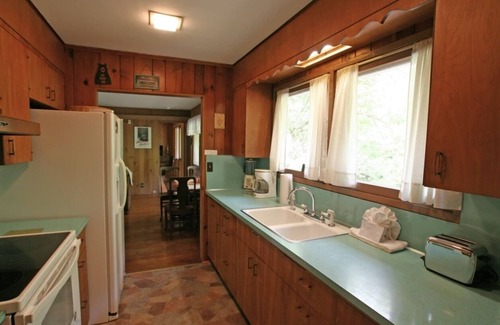 Gatlinburg Cottage | Kingfisher-River Front Property walking distance to Downtown Gatlinburg!