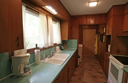 Gatlinburg Cottage | Kingfisher-River Front Property walking distance to Downtown Gatlinburg!