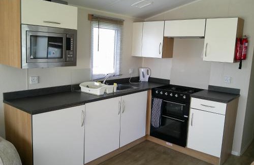 Ingoldmells Other | Kingfisher Seasons KF 8 Berth Central Heated Close to site entrance