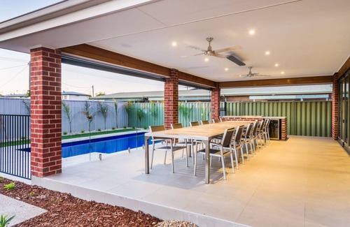 Yarrawonga House | Kings House - SOLAR POOL! *FREE weeknight June-Aug for Fri/Sat booking! Enquire!