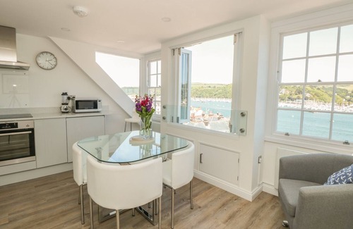 Dartmouth Cottage | KINGS VIEW, family friendly in Dartmouth