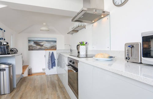 Dartmouth Cottage | KINGS VIEW, family friendly in Dartmouth
