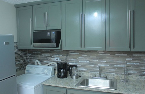 Camperdown Apartment | Kingston Guest Apt at Oakland
