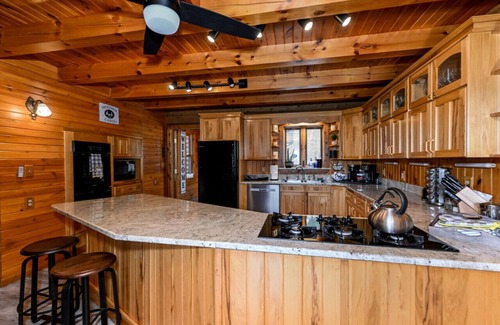 Kinsman Cabin | Kinsman Cabin in the woods on 60 acres w/Hot Tub