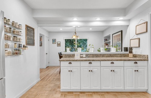 North Rose Hill House | Kirkland Luxury Getaway with Backyard & Workspace!