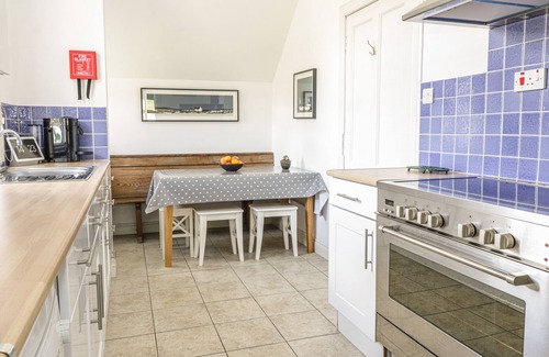 Melrose Cottage | KIRKLANDS GARDEN HOUSE, family friendly, with open fire in Melrose