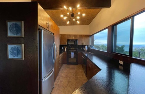 Port Angeles House | Kirks Panoramic Water Views, Steps from Downtown