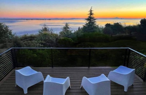 Port Angeles House | Kirks Panoramic Water Views, Steps from Downtown
