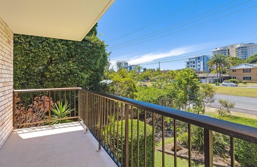 Coolangatta Apartment | Kirra Belle 2 - Central Kirra - Pet Friendly!