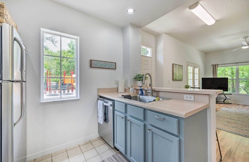 Venetian Bay Villages Condo | Kissimmee Condo: Community Perks, 10 Mi to Disney!