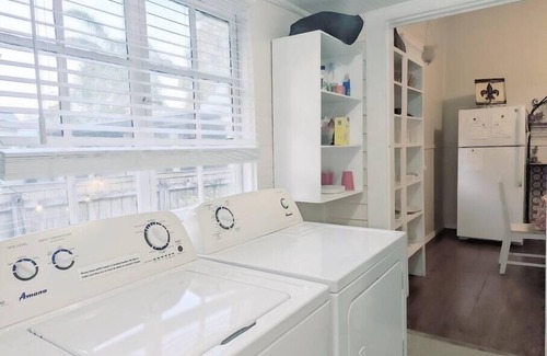 Bywater Bed & Breakfast | Kitchen, Hot Tub, W/D Sleeps 4 in Bywater near FQ