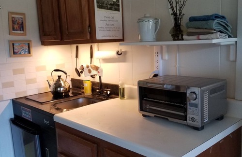 North Truro Apartment | Kitchenette studio - water + woods + deck - just STEPS from private BAY BEACH!