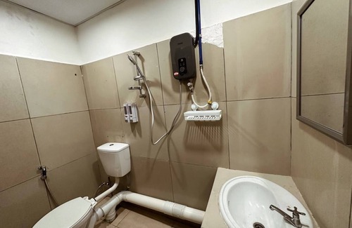 Downtown Kota Kinabalu Hotel | KK Uptown Hostel & Backpackers