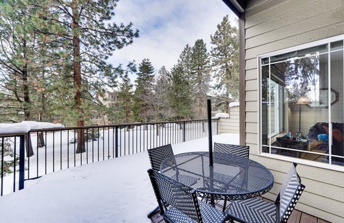 Klamath Falls House | Klamath Falls Townhome w/Deck & Resort Amenities!