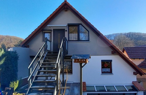 Laudenbach Apartment | Kleine Gemütliche Dachgeschosswohnung Bino
