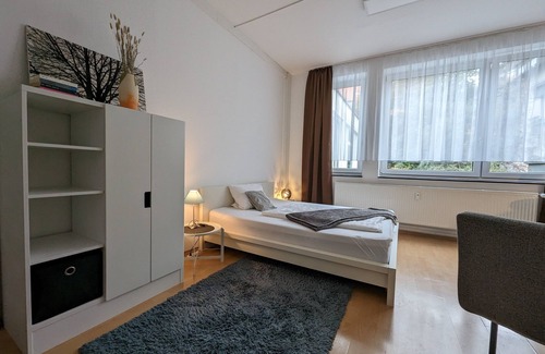 Pforzheim Apartment | Kleines Studio mit Küchenzeile und Bad, Zentral, Barrierefrei