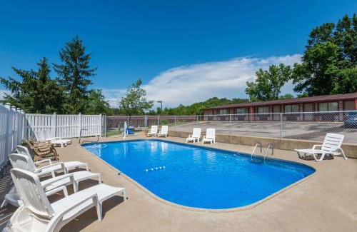 Summit Hotel | Knights Inn Ashland