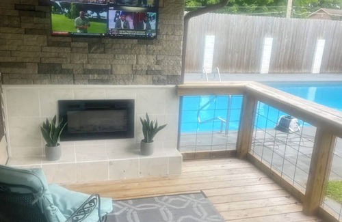 Johnson City House | Knob Creek Falls -Private Inground Pool! Best Location in the city!